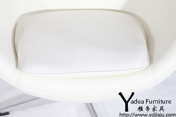 白色蛋椅（white egg chair）