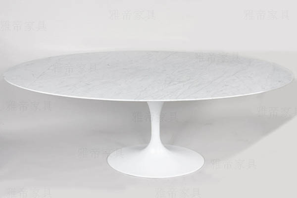 沙里宁郁金香餐桌(Saarinen Tulip Oval Dining Table)