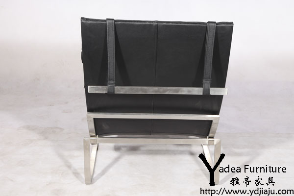 PK24 Lounge Chair